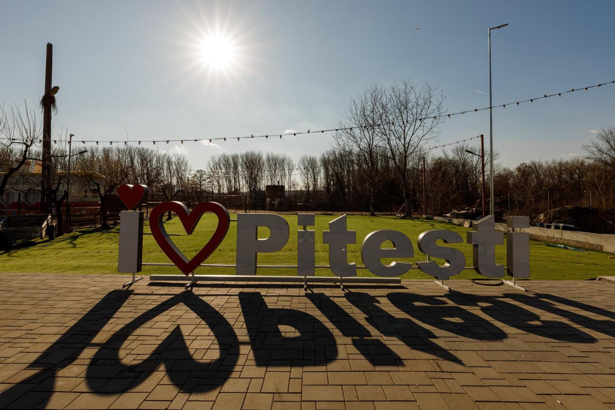 River Place Piteşti Exterior foto