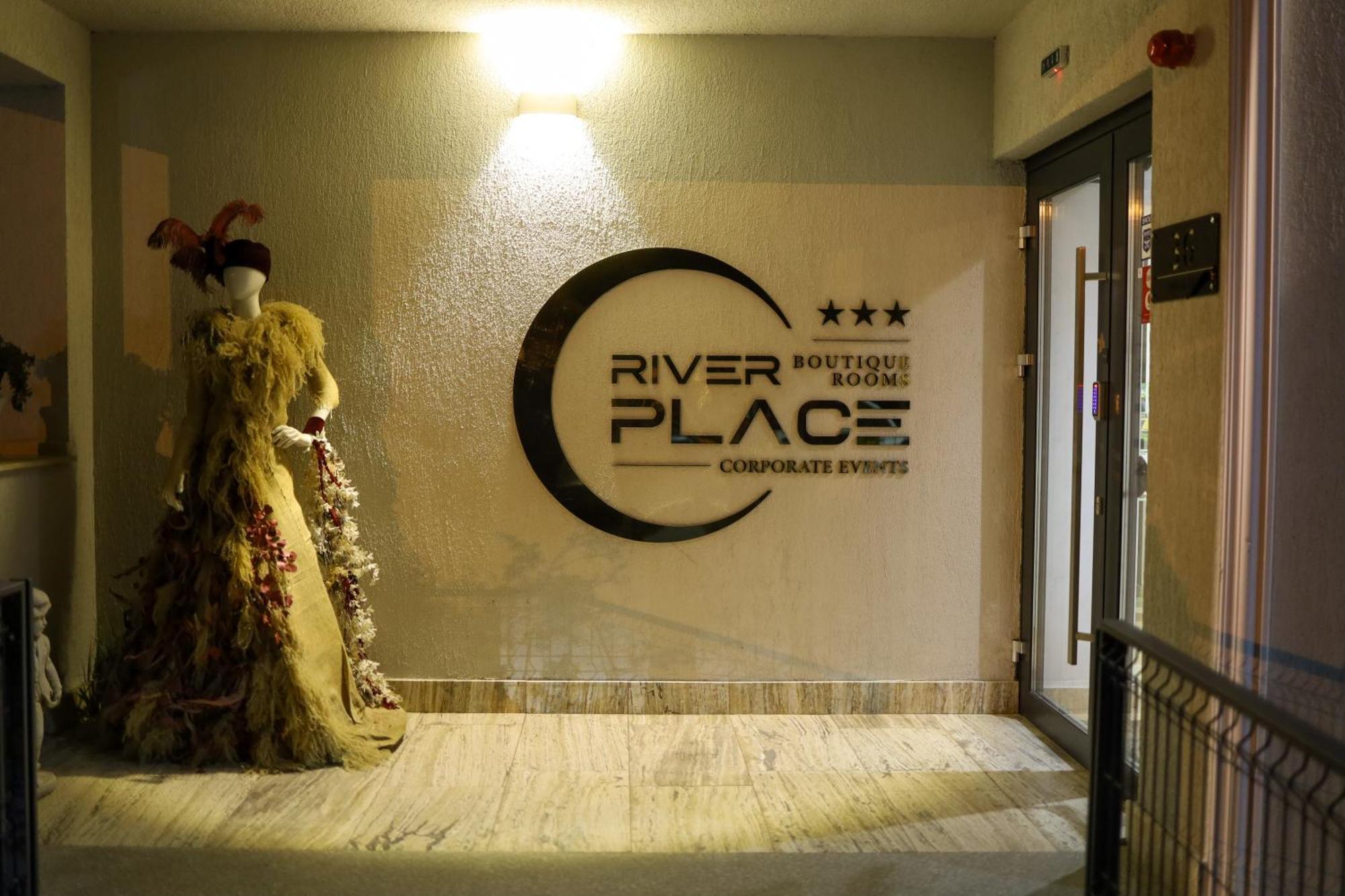 River Place Piteşti Exterior foto